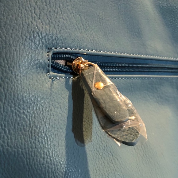 đź’™Sasha Vieta Aqua Vegan Leather Fringe Bag - Picture 9 of 16